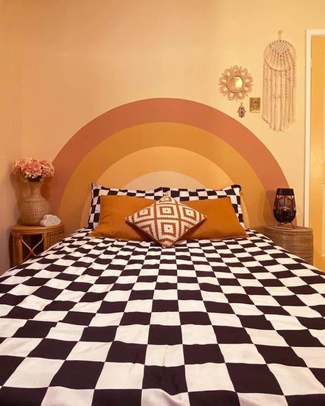 Bedroom Ideas Checkered, Checkered Bedroom, Checkered Bedding, Retro Homes, Orange Rooms, I Have A Question, 70s Interior, New Bedding, Market Display