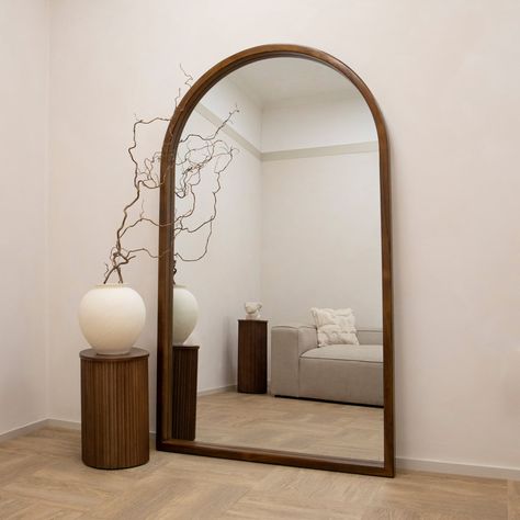 Big mirror entryway