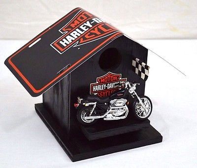 Harley Davidson Mailbox Ideas, Harley Davidson Birdhouse, License Plate Bird House, Biker Dude, Bf Birthday, Harley Davidson Painting, Harley Davidson Decor, Harley Davidson Birthday, Harley Davidson Roadster