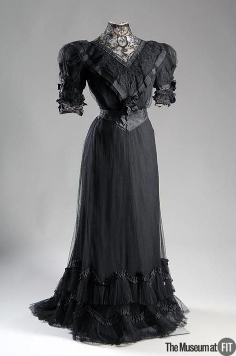 Black Edwardian Dress, Black Victorian Dress, Jeanne Paquin, Belle Epoque Fashion, History Bounding, Dark Victorian, Victorian Life, 1900s Fashion, Edwardian Dress