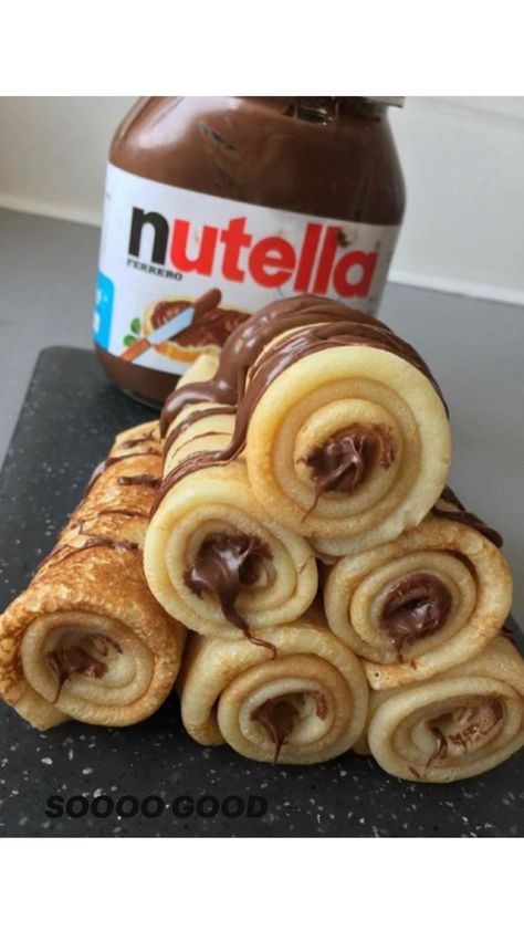 Crepes Nutella, Recipes Chocolate, Food Babe, Food Therapy, Yummy Comfort Food, Easy Snack Recipes, Sweet Snacks Recipes, Delicious Snacks Recipes, Fun Baking Recipes