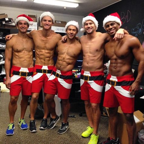 Gay Christmas, Santa Costume, Guy Pictures, Muscle Men, Pretty Men, Christmas Spirit, Festival Season, Black Men, Santa Claus