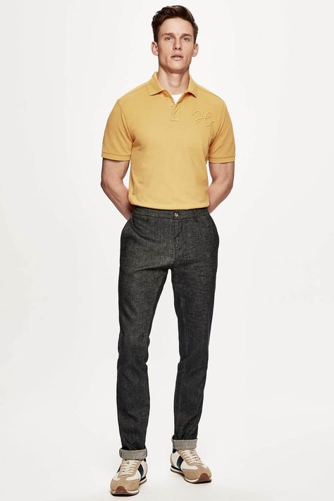 Yellow Polo Outfit, Yellow Polo Shirt Outfit Men, Polo Shirt With Jeans, Men Loafers Outfit, Outfits For Men 2023, Ootd Men Casual, Running Shoes Outfit, Outfit Inspiration For Men, Polo Outfit Men