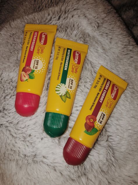 Carmex Lip Balm Collection, Carmex Lip Balm Aesthetic, Carmex Lip Balm, Burts Bees Lip Balm, Lip Gloss Balm, Lip Balm Collection, Best Lip Balm, Lip Makeup Tutorial, Lip Gloss Collection