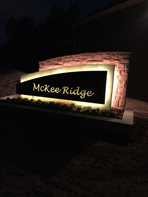 Signage Design Exterior, Exterior Signage Entrance, Monument Signage, Hospital Signage, Backlit Signage, Driveway Sign, Farm Entrance, Entrance Signage, Gate Signs