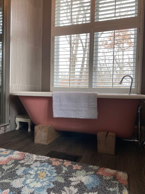 Pink Clawfoot Tub, Painted Clawfoot Tub, Bathtub Makeover, Clawfoot Tub Bathroom, Old Home Remodel, White Tub, Pink Bathroom, Clawfoot Tub, Green Bathroom