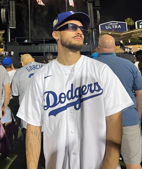 Black Quotes Wallpaper, Dodgers Outfit, Baseball Jersey Outfit, Dodger Game, Instagram Men, Black Quotes, Baseball Outfit, Jersey Outfit, Gaming Clothes