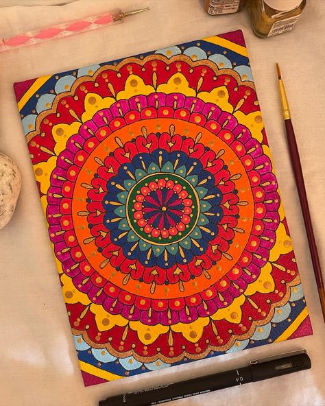 Colour Mandala, Drawing Tricks, Vivekananda Quotes, Easy Mandala, Abstract Art Paintings Acrylics, Easy Mandala Drawing, Boho Painting, Mandala Art Therapy, Bubbles Wallpaper