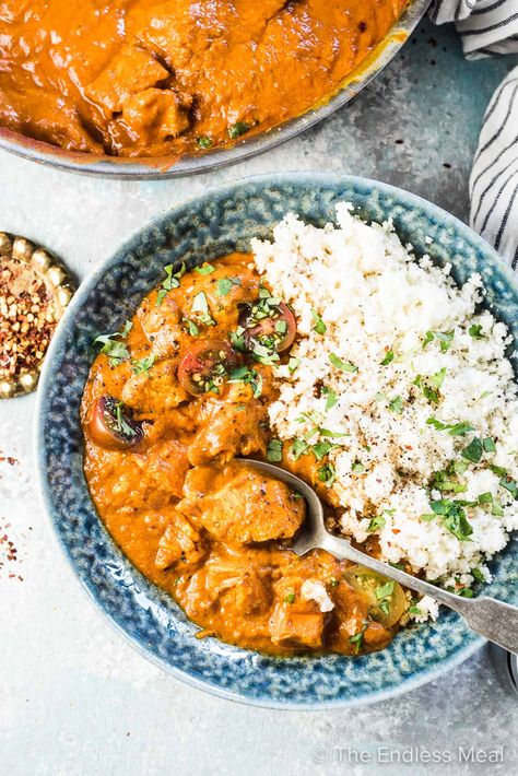 SAVE FOR LATER! Creamy Coconut Chicken Curry is an easy to make and healthy weeknight curry dinner recipe. It takes only 30 minutes to make and leftovers for lunch will put a big smile on your face. It is sugar-free, dairy-free, and delicious! #theendlessmeal #curry #chickencurry #indian #indiancurry #paleo #whole30 #dairyfree #sugarfree #sugarfreerecipes #curryrecipes #chicken #chickenrecipes Dairy Free Curry, Indian Coconut Chicken Curry, Curry Dinner, Creamy Coconut Chicken, Indian Chicken Curry Recipe, Coconut Chicken Curry, Diner Recept, Coconut Chicken, Coconut Curry Chicken