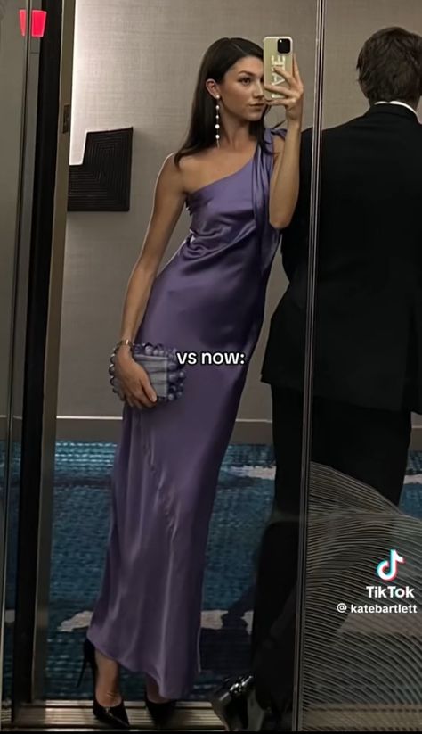 Jewel Toned Dresses Formal, Dresses With Scarves, Purple Ball Dress, Fancy Wedding Guest Dress, One Shoulder Dress Formal, Formal Dresses Purple, Fancy Dinner Dress, Fancy Maxi Dress, Chic Evening Dress