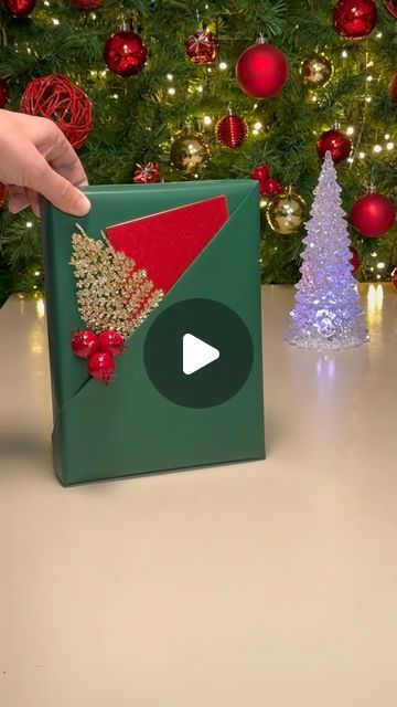 Wrapping Xmas Gifts, How To Wrap Shoes Without Box Christmas Gifts, Apple Watch Gift Wrapping Ideas, Secret Santa Gift Wrapping Ideas, Creative Ways To Wrap Christmas Presents, Wraping The Gifts, Xmas Box Gift Ideas, Gift Box Ideas For Christmas, Perfume Gift Wrapping Ideas