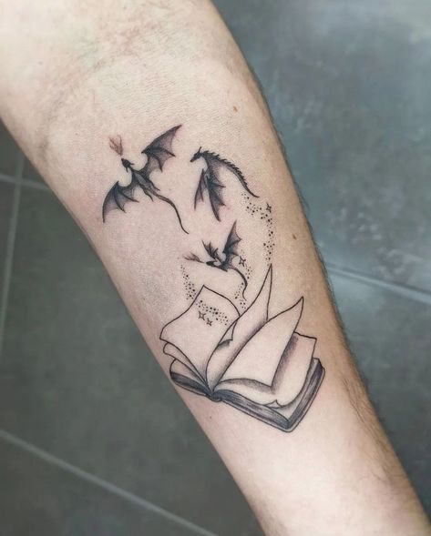 Book Dragon Tattoo, Book Themed Tattoos, Reader Tattoo, Book Inspired Tattoos, Fantasy Tattoo, Dragon Flying, Small Dragon Tattoos, Book Tattoos, Bookish Tattoos