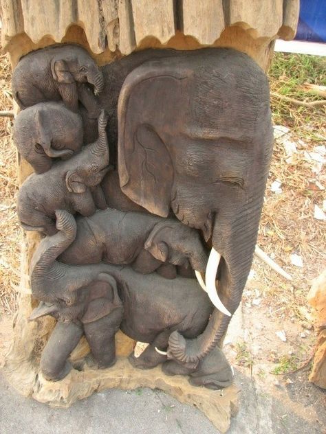 Elephant totem pole!!! Not Real, Elephant Stuff, Elephants Never Forget, Elephant Carving, Happy Elephant, Elephant Pictures, Wooden Elephant, Elephant Painting