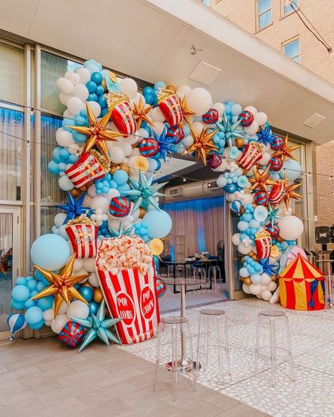 Circus Balloon Backdrop, Carnival Themed Balloon Arch, Homecoming Party Decorations, Movie Night Balloon Garland, Carnival Balloon Decorations, Circus Balloon Garland, Circus Balloon Arch, Carnival Balloon Arch, Movie Balloons