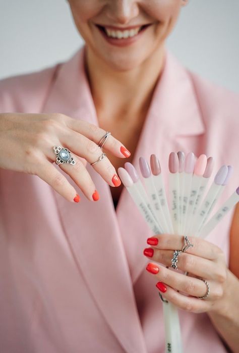 Hair Salon Pictures, Business Portrait Photography, Salon Pictures, Nail Salon Design, Nail Art Studio, Nail Art Salon, Nail Room, Nail Pictures, Rose Nails