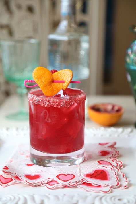 Valentines Drinks With Tequila, Valentine Drinks Tequila, Valentine’s Day Cocktails Tequila, Valentines Margarita Recipes, Valentines Day Margarita, Valentines Cocktails Tequila, Tequila Valentine Drink, Pink Bourbon Cocktail, Valentine Drinks Alcoholic Tequila