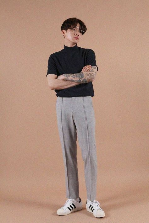 Korean Men Fashion, Male Pose Reference, Look Adidas, Outfits Hombre, Standing Poses, Poses References, Mens Fashion Classy, Male Poses, Men Street