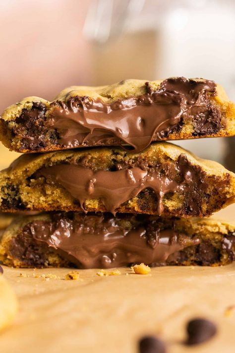 Chocolate Chip Lava Cookies, Giant Chocolate Chip Cookie Recipe, Oversized Cookies, Chocolate Chip Cookies Chewy, Nutella Chocolate Chip Cookies, Lava Cookies, Stuffed Chocolate Chip Cookies, Giant Cookies, Cookies Stuffed