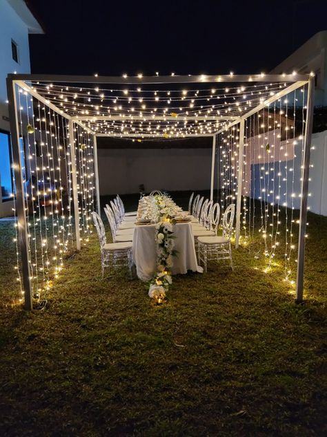 Garage Party Set Up Ideas, Outdoor Party Setup, Cheap Backyard Wedding, Engagement Themes, Vintage Party Decorations, 25th Anniversary Party, Boho Wedding Cake, Starry Night Wedding, Decor Business