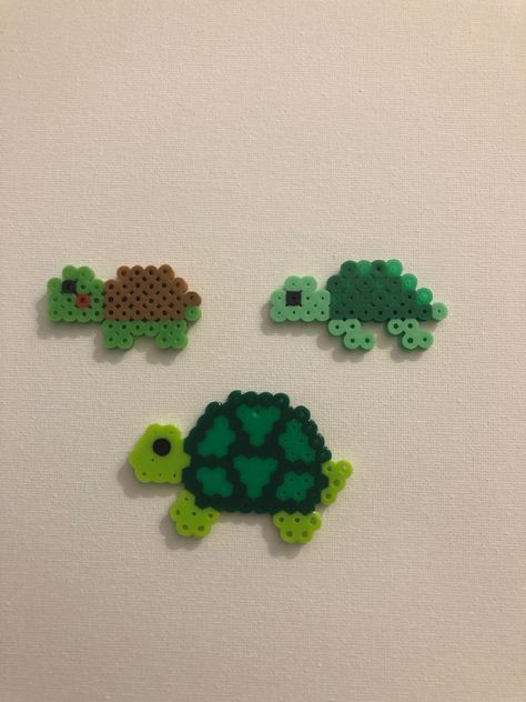 Perler beads. Turtle Pearl Beads, Perler Bead Patterns Turtle, Small Animal Perler Bead Patterns, Perler Beads Turtle, Turtle Perler Bead Pattern, Turtle Perler Beads, Easy Perler Bead Patterns Simple, Simple Perler Bead Patterns, Peeler Bead Pattern