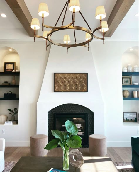 Spanish Modern Fireplace Ideas, Curved Plaster Fireplace, Spanish Fireplace With Tv, Meditteranean Fireplace, Arched Ceiling Living Room, Fireplace With Arches On Sides, Arched Fireplace Ideas, Arch Fireplace Ideas, Modern Spanish Fireplace