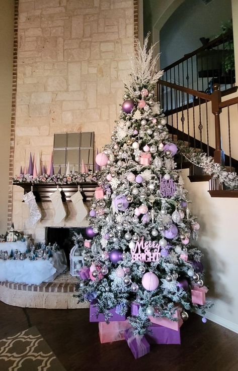 White And Lavender Christmas Tree, Pink And Lavender Christmas Tree, Purple Pink Christmas Tree, Purple Ribbon Christmas Tree, Christmas Decor Purple, Lavender Christmas Decorations, Pink And Purple Christmas Decor, Lavender Christmas Decor, Christmas Decor Ideas Purple