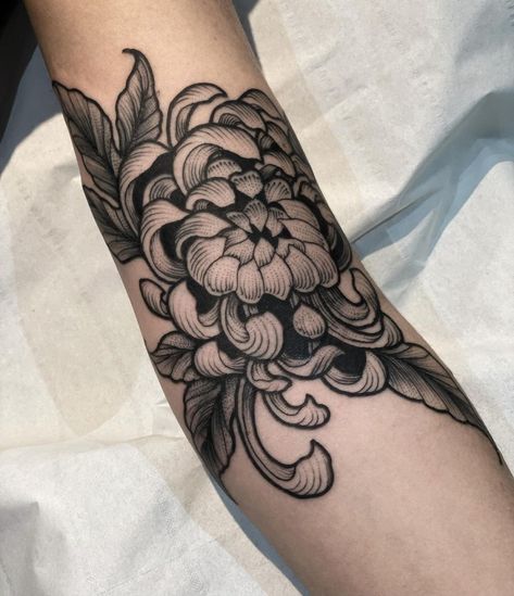 November Birth Flower Tattoo: Chrysanthemum Tattoo - HowLifeStyles Chrysanthemum Tattoos, November Birth Flower Tattoo, 16 Tattoo, November Birth Flower, Japanese Flower Tattoo, Chrysanthemum Tattoo, Birth Flower Tattoos, Tattoo Designs And Meanings, Black Ink Tattoos