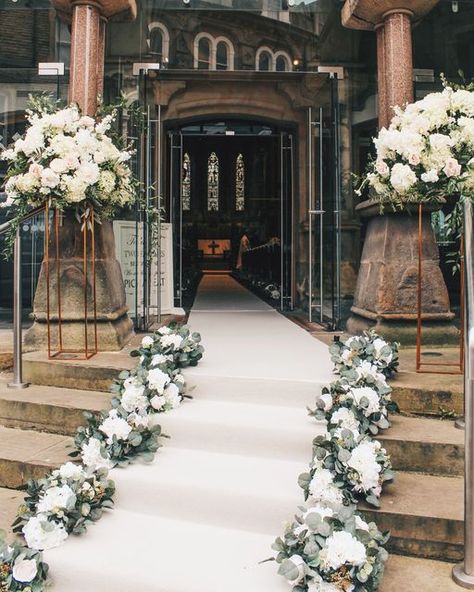 Imagine Event Design on Instagram: "Who wouldn't want a white carpet welcoming you into the church and down the aisle? 😍 Especially when it's lined with gorgeous florals!! • Styling, silk garlands & photo: Imagine Event Design Floral balls: @tinekefloral • • • #weddingaisle #weddingaisledecor #weddingaisledecorations #weddingceremonydecor #weddingceremonyideas #weddingsetup #weddingphotograhpers #weddingdecorideas #weddingdecorator #weddingdecorations #weddingdecorinspiration #weddingdecoration Church Entrance Wedding Decorations, Church Wedding Decorations Aisle Entrance, Church Entrance Decor, Church Ceremony Decorations, Elegant Wedding Ceremony Decor, Church Wedding Aisle, Church Wedding Decorations Aisle, Minimalist Bouquet, Simple Church Wedding