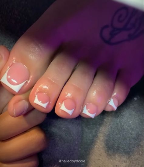 French Tip Toenails, Pink Tip Nails, Gel Toe Nails, Acrylic Nail Shapes, Acrylic Toe Nails, Acrylic Toes, Pretty Toe Nails, Cute Toe Nails, Summer Toe Nails