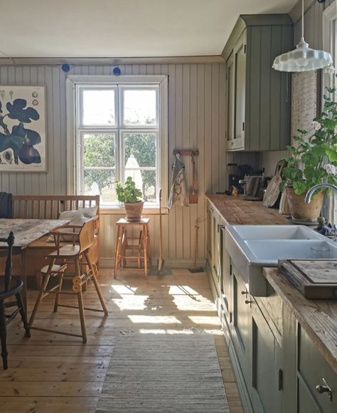 my scandinavian home: A Dated House Transformed Into an Idyllic Swedish Country Home Scandinavian English Cottage, Swedish House Decor, Swedish Houses Interior, Swedish Kitchen Country, Swedish Country House Interior Design, Swedish Farmhouse Interior, Scandinavian Country House, Swedish Beach House, Traditional Swedish House