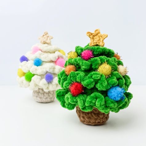 Rose and Lily Amigurumi: Free Patterns Crochet Squishy, Crochet Seahorse, Crochet Pear, Crochet Stingray, Crochet Christmas Trees Free, Amigurumi Christmas Tree, Crochet Donut, Crochet Reversible, Unicorn Donut