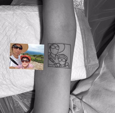 Tattoo Ideas Png, Family Portrait Tattoo, Portrait Tattoo Ideas, Family Tattoo Ideas, Person Portrait, Family Tattoo, Family Tattoos, Portrait Images, Little Tattoos