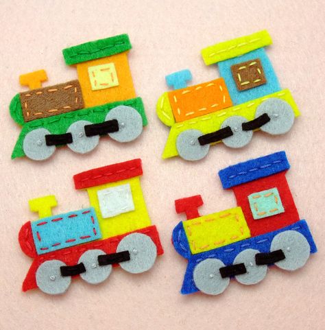 tren de fieltro Felt Train, Shirt Bags, Felt Kids, Baby Quiet Book, Toy Trains, Quiet Book Patterns, Felt Books, Felt Quiet Books, Felt Book