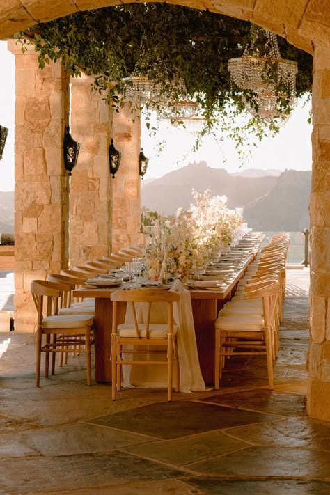 Malibu Rocky Oaks Wedding, Malibu Rocky Oaks, Intimate Wedding Venues, Elegant Wedding Inspiration, Dream Wedding Decorations, Wedding Spain, Tuscan Wedding, Dream Wedding Venues, Villa Wedding