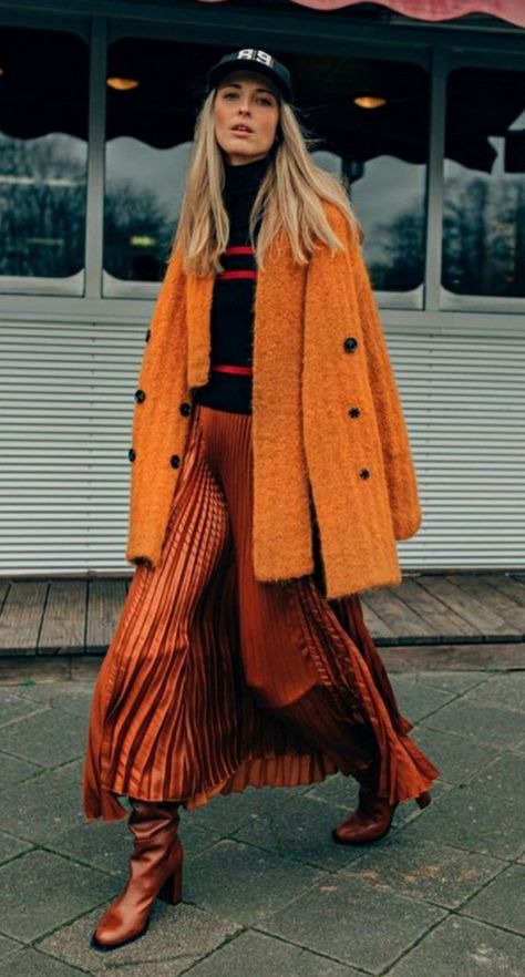 Orange Pleated Skirt Outfit, Orange Pleated Skirt, Pleated Skirt Outfit Ideas, Colorful Fall Outfits, Baseball Hat Outfit, Skirt Outfit Ideas, Pleated Skirt Outfit, Hat Outfit, Shoes 2023