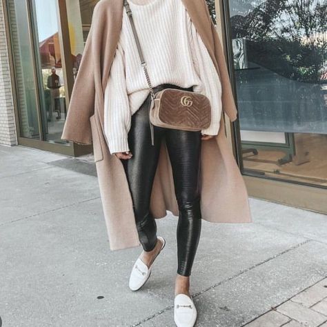 Wineries Outfit, Leather Leggings Outfit, Mode Editorials, New York Outfits, Winter Fashion Outfits Casual, Cold Outfits, Legging Outfits, Autumn Outfits, Casual Winter Outfits