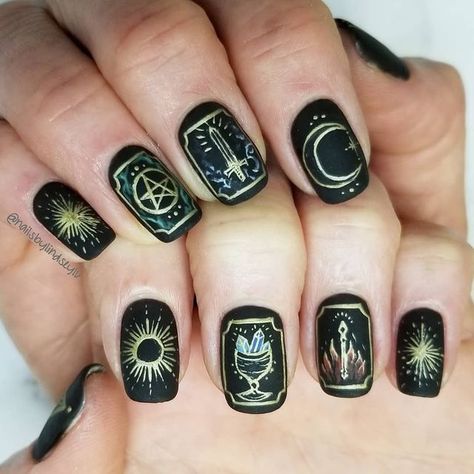 Card Nail Art, Card Nails, Witchy Nails, Nails Stiletto, Gothic Nails, Toe Nail Designs, Beautiful Nail Designs, Silver Nails, Gel Nail Designs