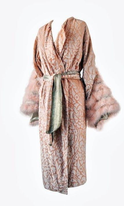 historicalfashion Look Kimono, Style Année 20, 20th Century Fashion, 20s Fashion, 1930s Fashion, Antique Clothing, 1920s Fashion, Historical Costume, Dressing Gown