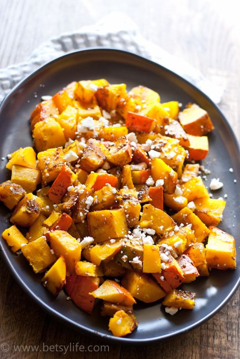 Awesome Thanksgiving Side Dish! Roasted Kabocha Squash with Balsamic and Feta. | Betsylife.com Kobacha Squash Recipes, Squash Dinner Recipes, Kobacha Squash, Autumn Veggies, Squash Dinner, Kabocha Squash Recipe, Twice Baked Cauliflower, Roasted Kabocha Squash, Feta Recipe