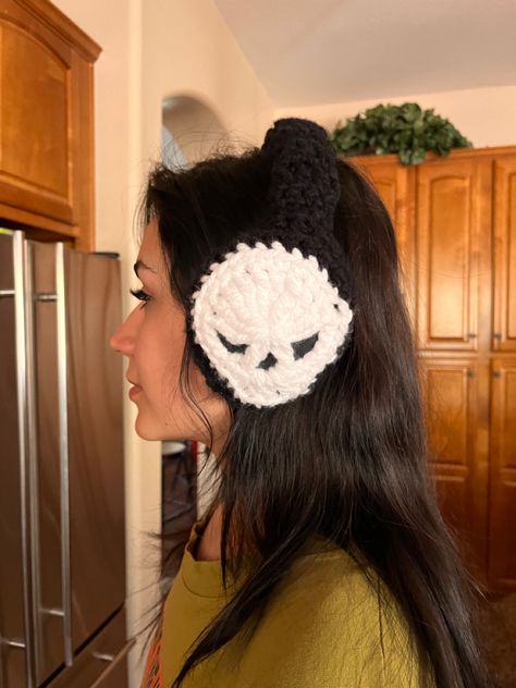 Crochet Head Phone Covers, Headphone Crochet Cover, Headphone Crochet, Crochet Headphone Cover, Headphones Cover, Skull Headphones, Headphone Cover, Textiles Ideas, Black Coats