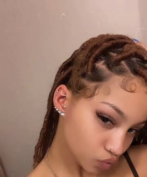 Pretty Ear Piercings, Face Piercings, Baddie Hairstyles, Ear Piercings, Mars, Piercings, A Woman, Hairstyles, Black