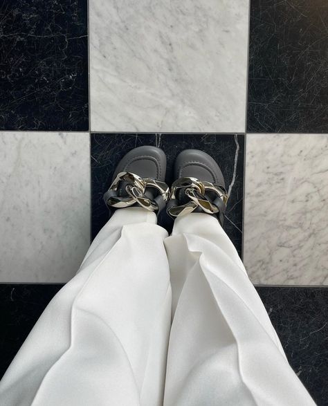 JW Anderson Chain Mule Loafers on Tiled floor Jw Anderson Mules Outfit, Jw Anderson Chain Loafer Outfit, Jw Anderson Shoes, Jw Anderson Chain Loafer, Mules Outfit, Statement Shoe, Style 2023, J W Anderson, Jw Anderson