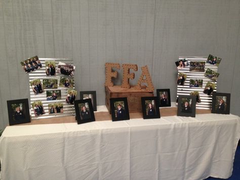 Chapter Officer Table Ffa Banquet Ideas Decorations, Ffa Banquet Ideas, Ffa Banquet Decorations, Ffa Decorations, Ffa Scrapbook Ideas, Ffa Scrapbook, Agriculture Classroom, Ffa Week, Ffa Banquet