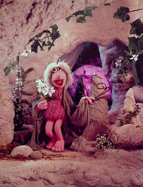 Mokey Fraggle The Muppets Aesthetic, Muppet Pfp, Rowlf Muppet, Muppet Making, Wembley Fraggle, Mokey Fraggle, Sesame Street Muppets, Widget Board, Let The Music Play