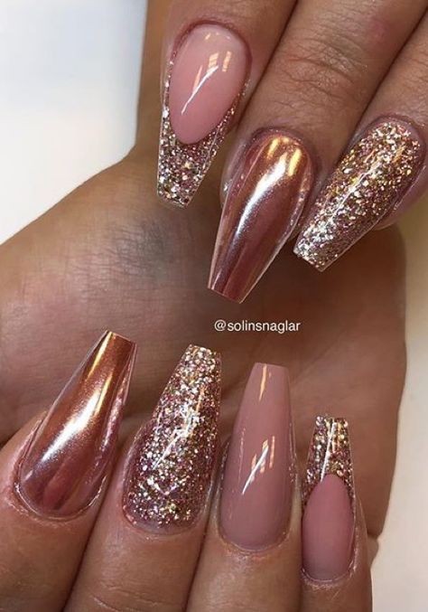 Dusty Rose Nails, Gold Holiday Nails, Rose Gold Nails Design, Gold Chrome Nails, Bridal Nails Designs, Nails Chrome, Bridal Nail Art, Chrome Nails Designs, Gold Nail Designs