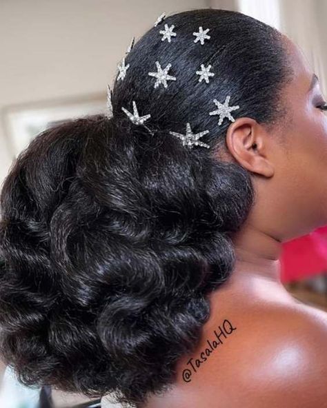 18 Winter Hairstyles For Black Women To Show Cold With Style Medium Dark Hair, Braid Styling, Natural Hair Updo Wedding, Wedding Hairstyles For Black Women, Winter Hairstyles For Black Women, Formal Hairstyles Updo, Date Hairstyles, Black Wedding Hairstyles, Natural Wedding Hairstyles