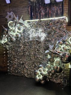 Silver Disco Backdrop, Over The Top Centerpieces, Metallic Theme Party, Metallic Birthday Party Decorations, Sorority Formal Decorations, Silver Foil Backdrop, Silver Photo Backdrop, Silver Theme Party Decoration, Silver Themed Birthday Party