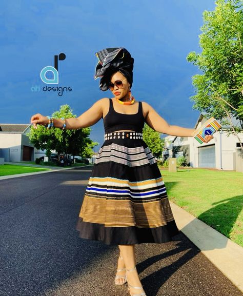 Md Dresses Beautiful, Xhosa Dresses, South Africa Clothes, Xhosa Attire For Ladies, Xhosa Traditional Attire, Xhosa Attire, South African Traditional Dresses, African Attire Dresses, African Traditional Wear