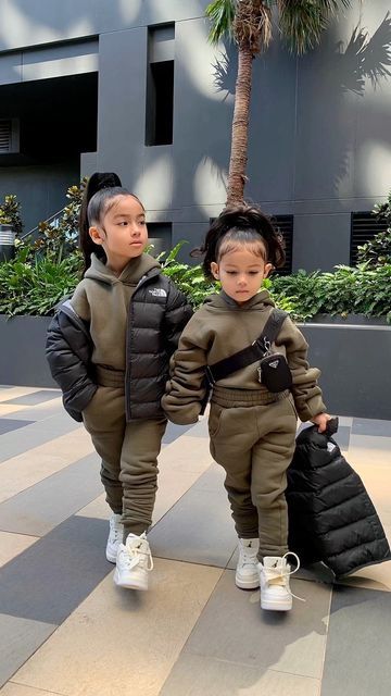 Baby Girl Streetwear, Baby Outfits Black Babies, Black Baby Outfits, Braids Kids Hairstyles, Baby Streetwear, Viral Outfits, Fashion Ankara Styles, Winter Outfits Fashion, Outfits For Christmas