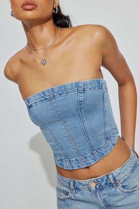 Denim Seamed Tube Top Blue Jean Tube Top Outfit, Canadian Tuxedo Party, Denim Tube Top Outfit, Goa Fits, Jean Top Outfits, Tube Top Outfit, Cute Tube Tops, Denim Tube Top, Uni Style